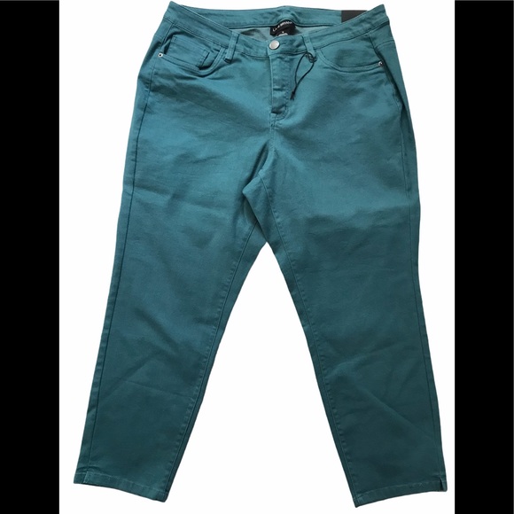 Lane Bryant Pants - Lane Bryant Capris Size:18
